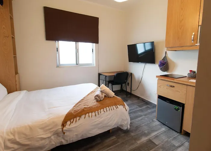 Encantador Estudio Privado Con Bano Y Kitchenette *