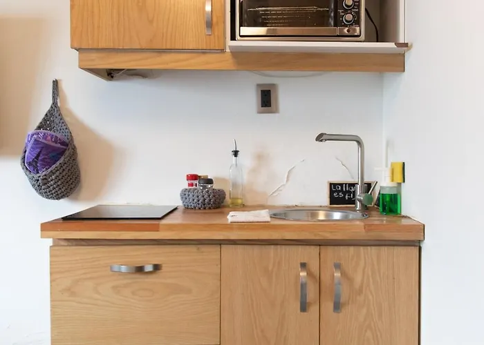 Encantador Estudio Privado Con Bano Y Kitchenette *